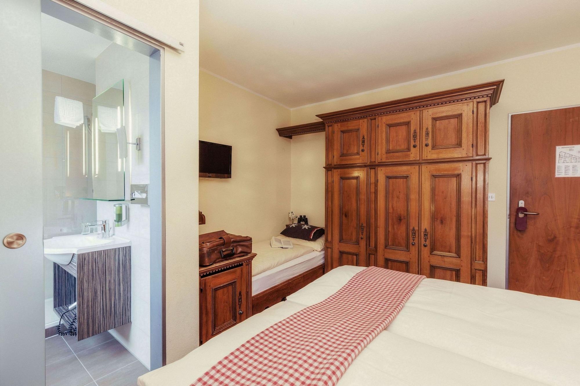 Le Petit Charme-inn Hotel